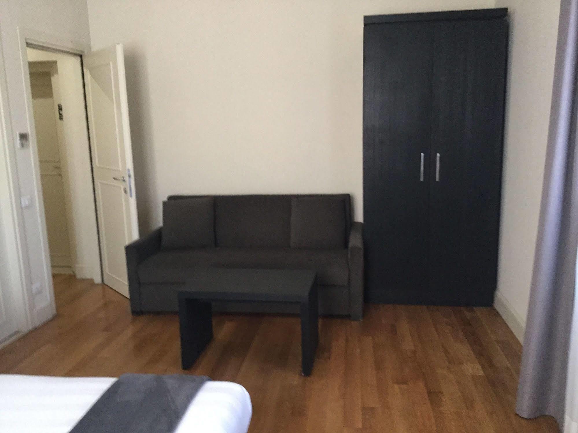 Rhome Terminal Guest House Rome Bagian luar foto