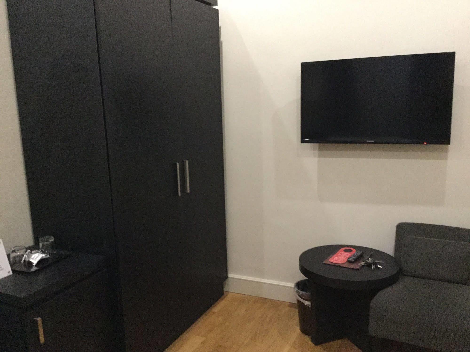Rhome Terminal Guest House Rome Bagian luar foto