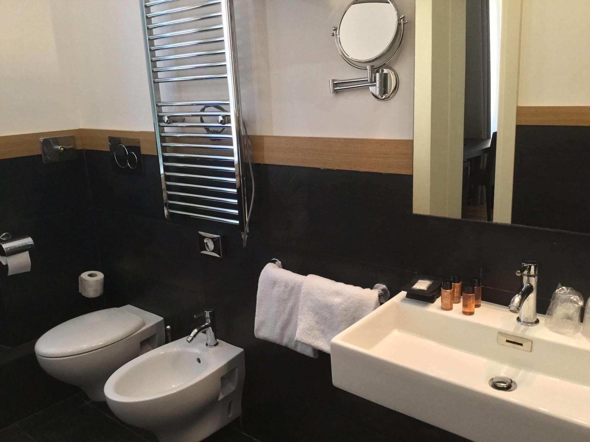 Rhome Terminal Guest House Rome Bagian luar foto