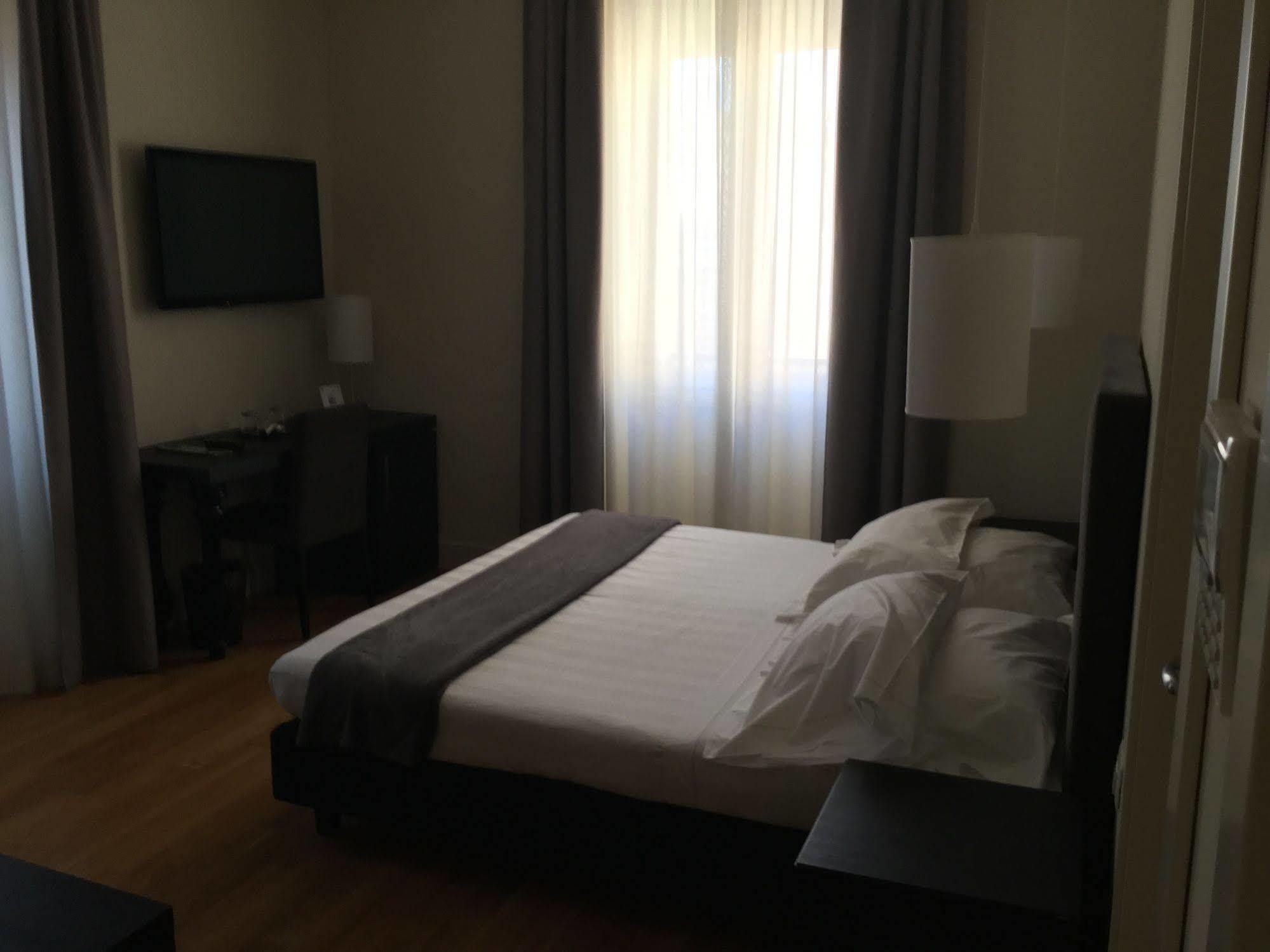 Rhome Terminal Guest House Rome Bagian luar foto