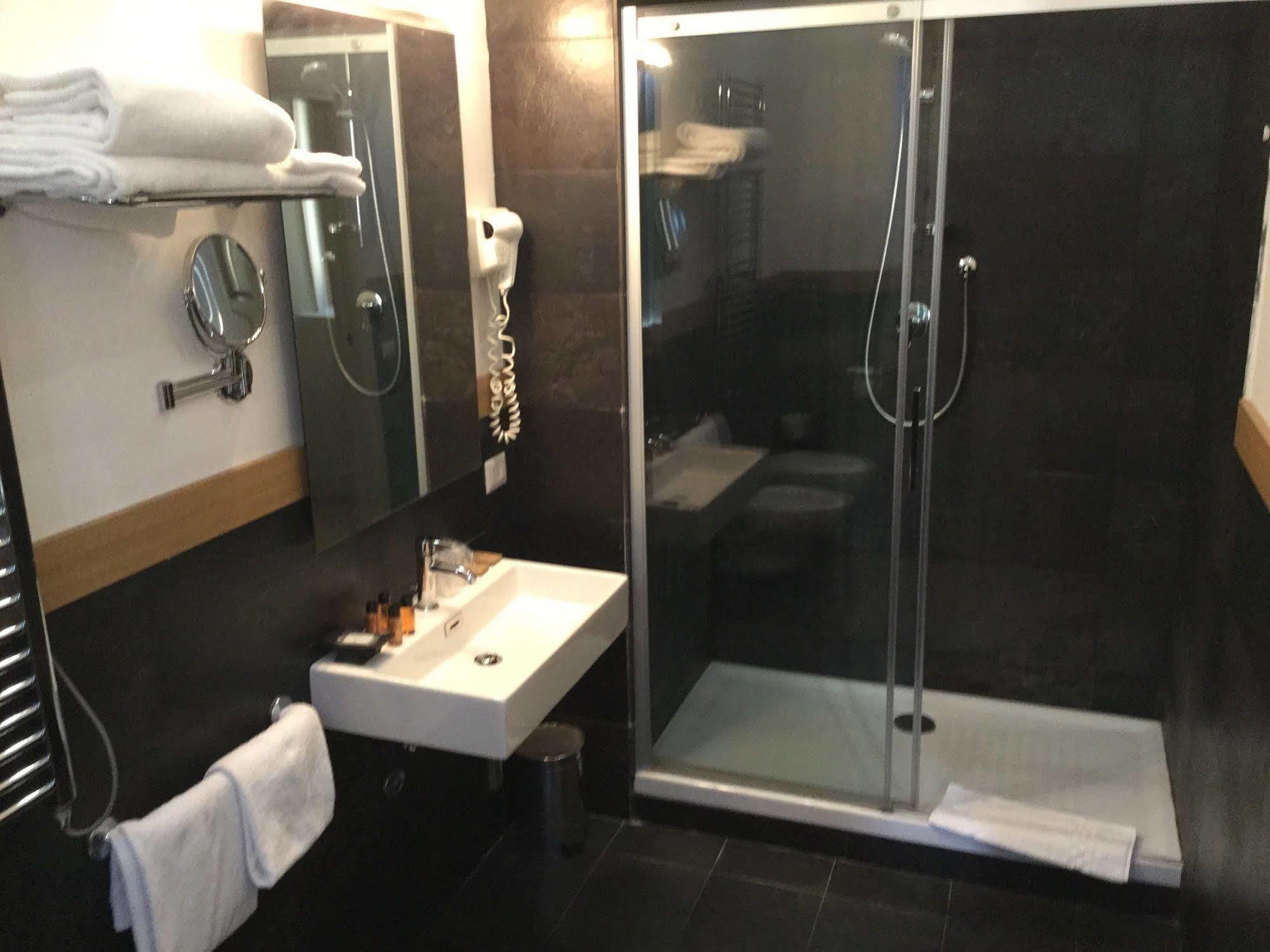 Rhome Terminal Guest House Rome Bagian luar foto